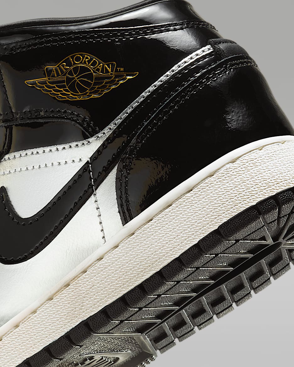 Air Jordan 1 Mid SE Big Kids Shoes